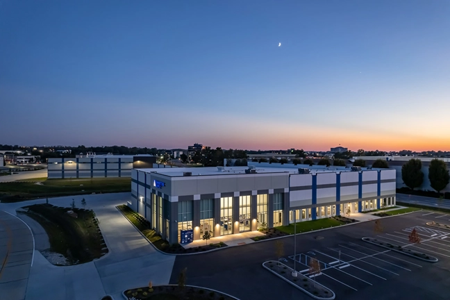 exterior of Earth City Spec and Johnstone Supply HQ Industrial