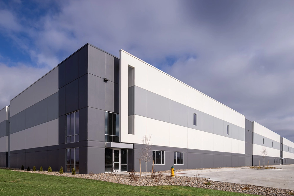 Front corner entrance of a speculative industrial building